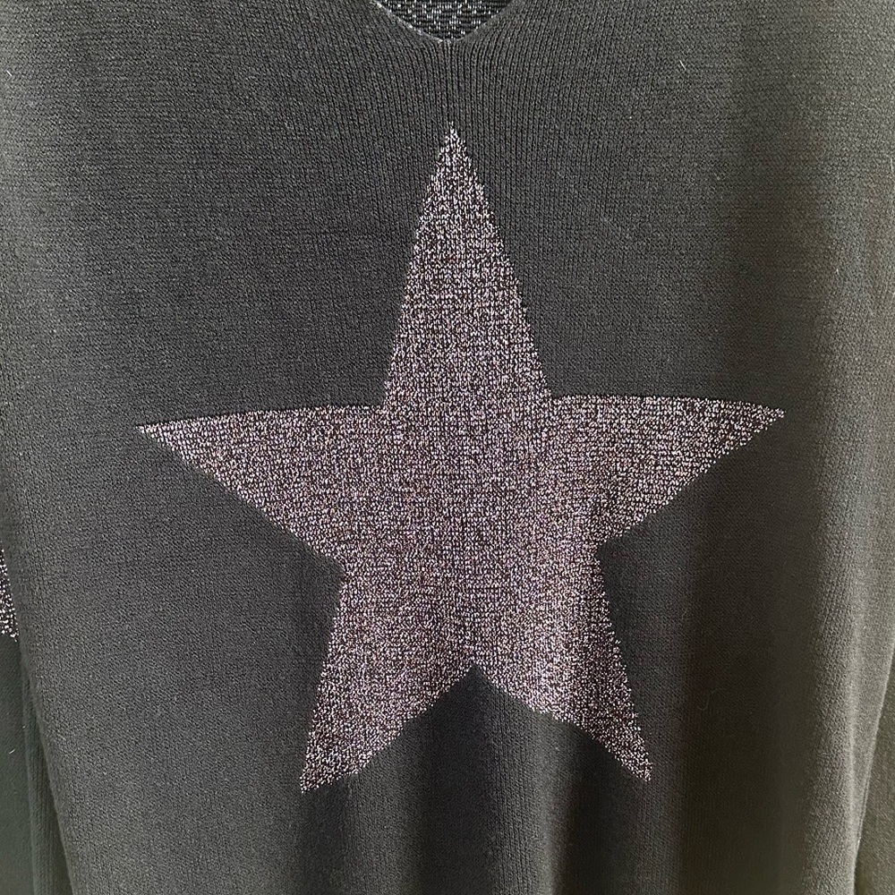 Venti6 Black With Pink V-Neck Star Sweater Medium Excellent Condition! - Picture 7 of 7